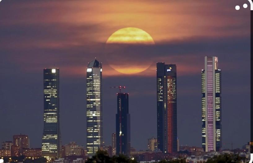 De Frente A 4 Torres, Habitacion Con Bano Hotel Madrid Luaran gambar